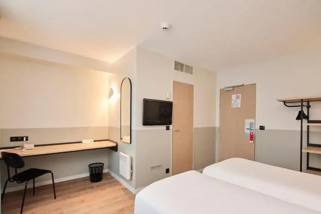 ibis Styles Poissy - Miniature 8