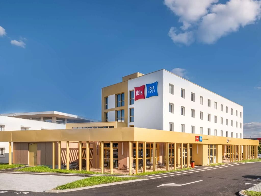 Ibis Budget Nantes Nord Treillières - Photo 1