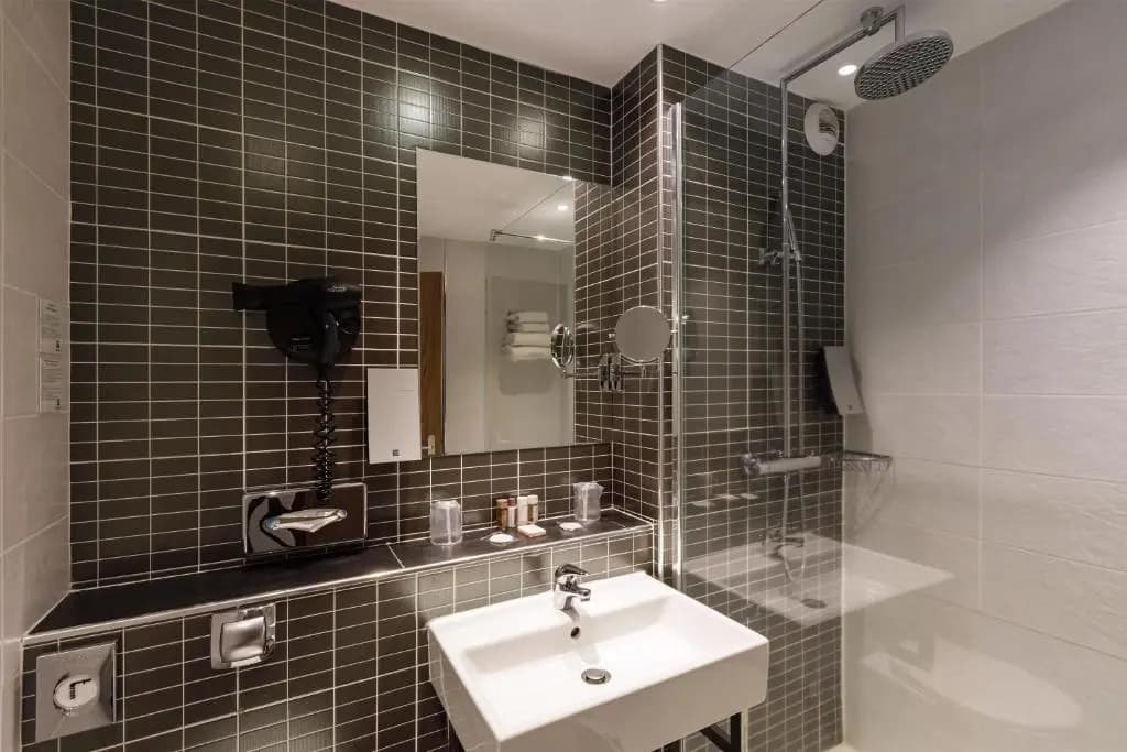 Best Western Clermont Ferrand Centre Hotel - Miniature 8