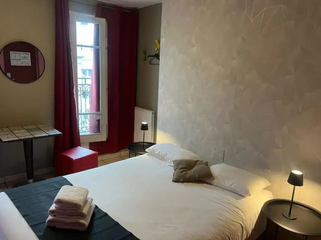 Le Montclair Montmartre by River Hostel - Miniature 8