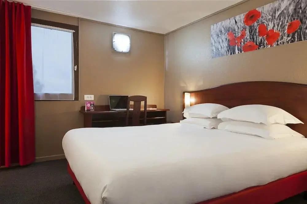Arras Hotel - Photo 3