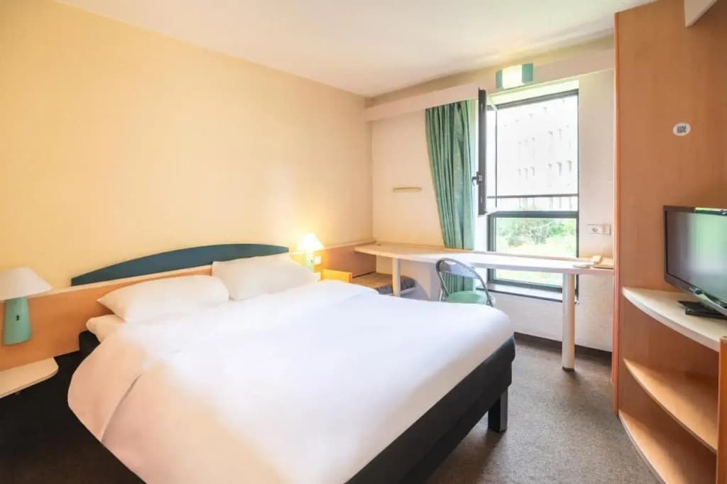 B&B HOTEL Rouen Centre Rive Gauche - Photo 3