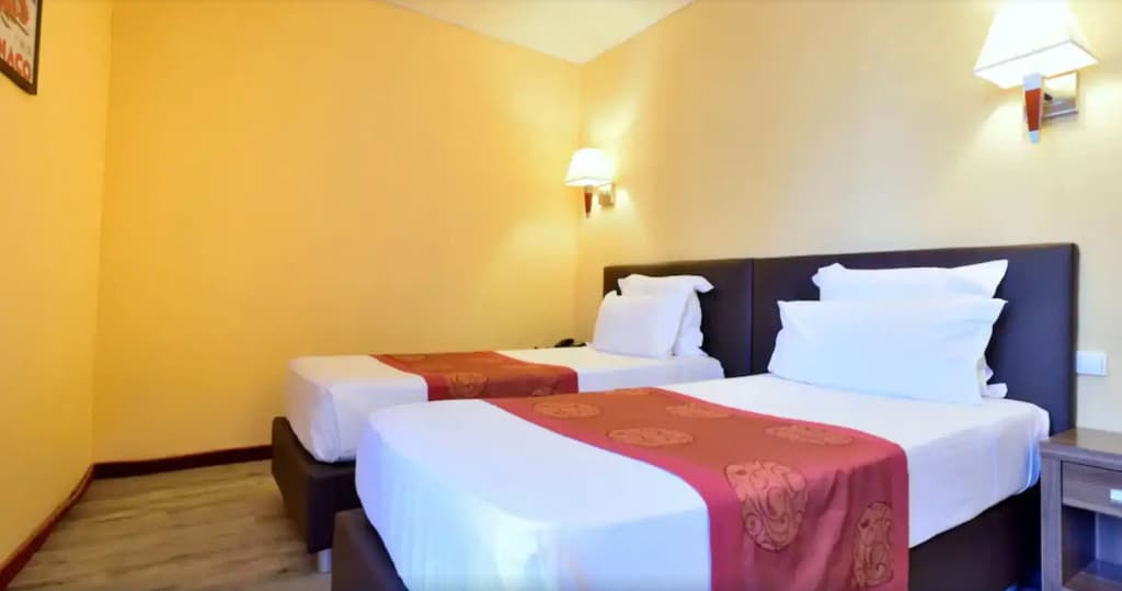 Hotel Capitole - Photo 4