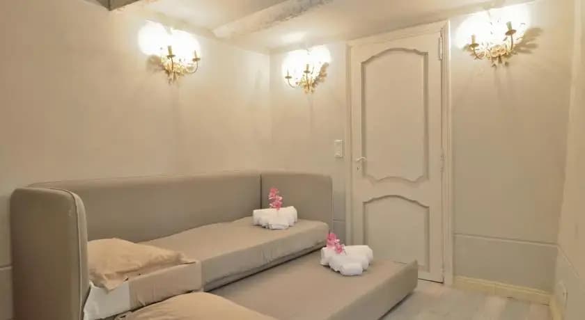 Saint Esprit (Adults Only) - Photo 1