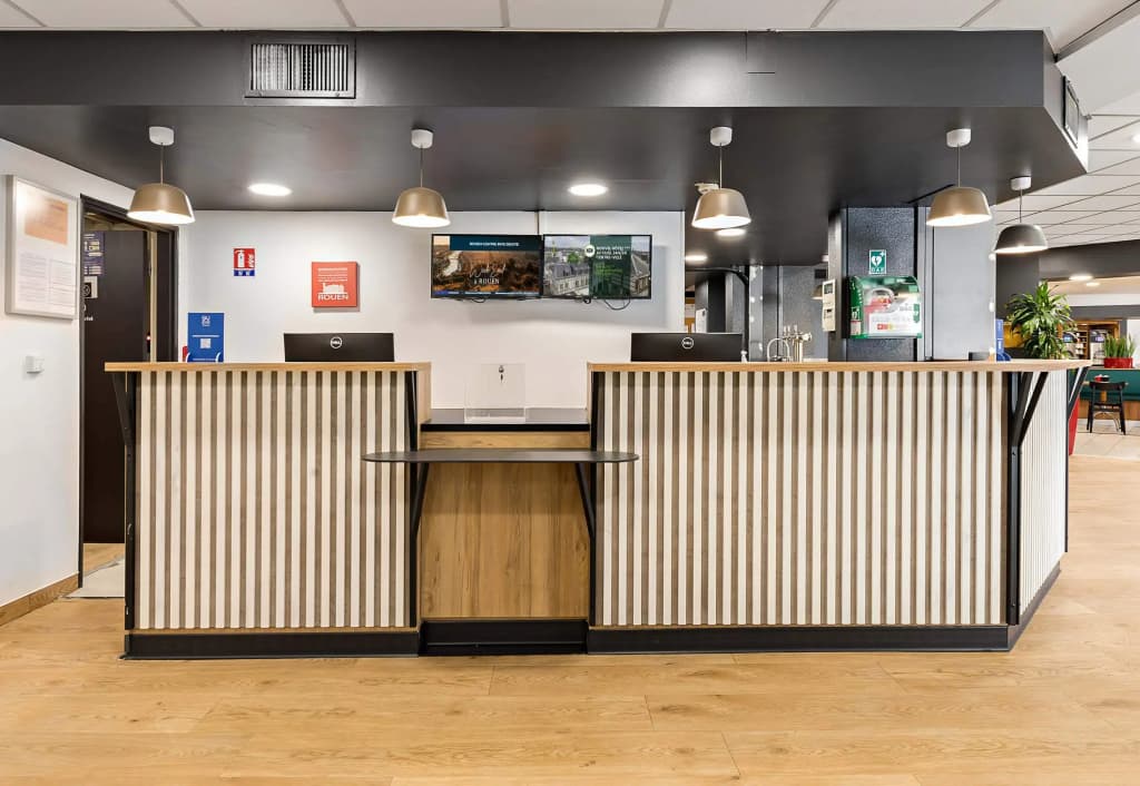B&B HOTEL Rouen Centre Rive Droite - Photo 2