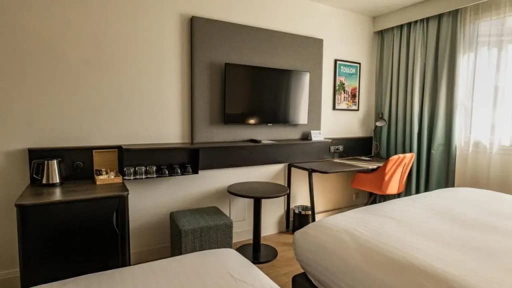 Holiday Inn Toulon City Centre by IHG - Miniature 8