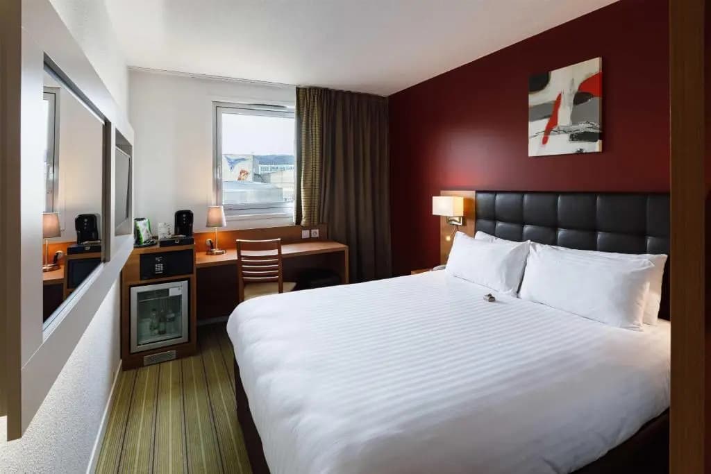 Best Western Clermont Ferrand Centre Hotel - Photo 2