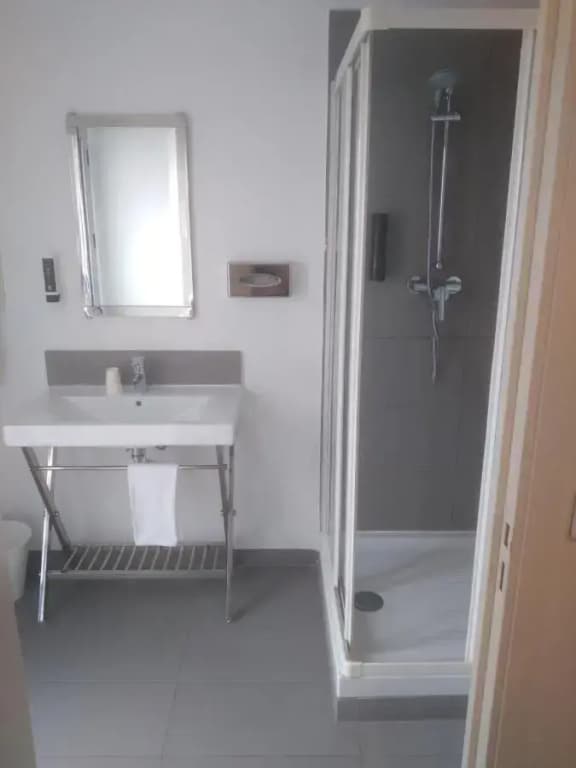 B&B HOTEL Antibes Juan-les-Pins - Miniature 8