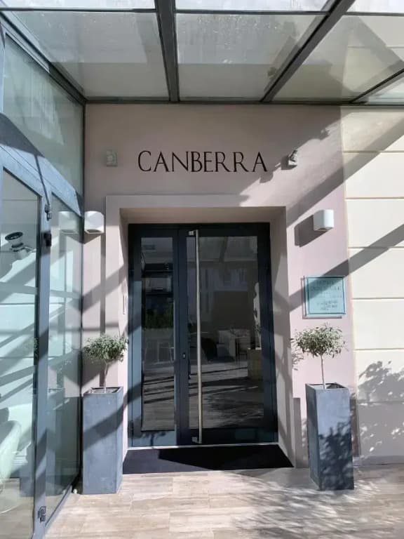 Hôtel Le Canberra - Photo 2