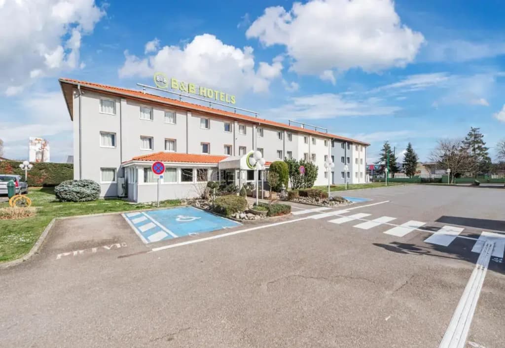 B&B HOTEL Mulhouse Sausheim - Photo 1