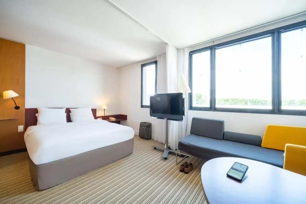 B&B HOTEL Calais Terminal Cité de l'Europe 4 étoiles - Photo 5