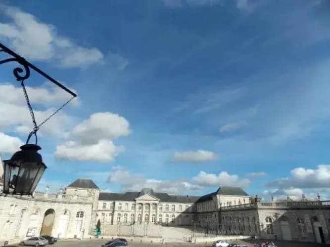 La Vue De Château