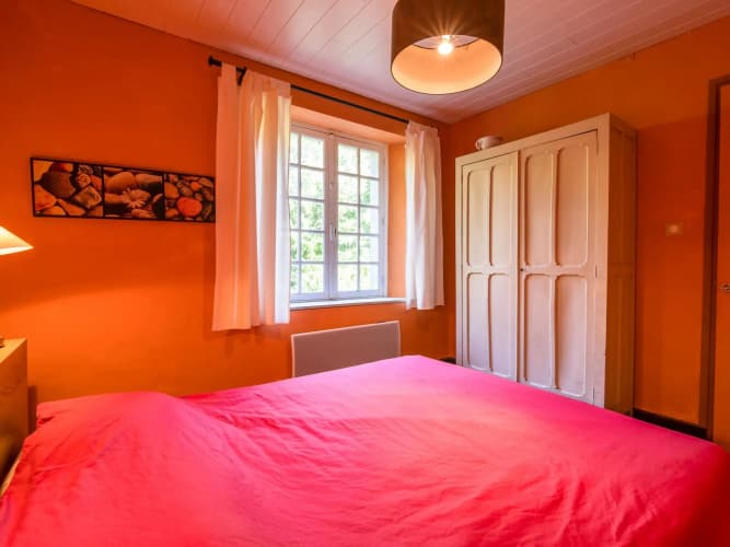 Cozy Holiday Home in Saint-Denis with Swimming Pool