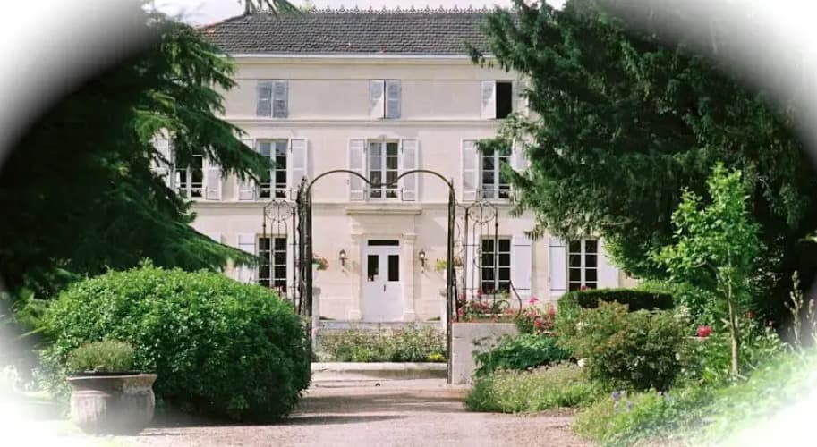 Chateau De Mesnac