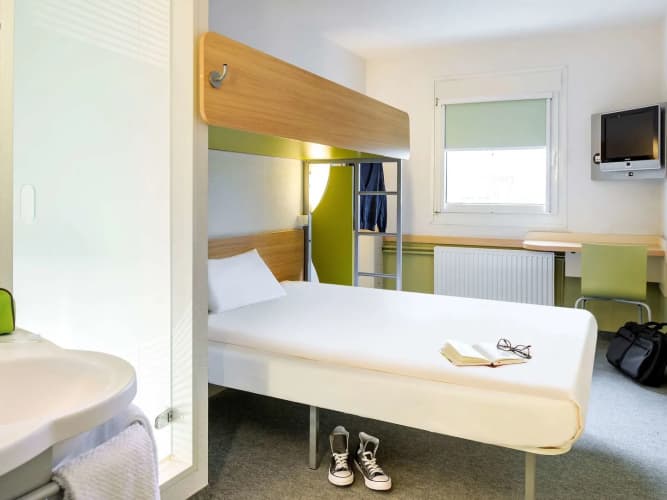 B&B HOTEL Calais Terminal Cité de l'Europe 2 étoiles
