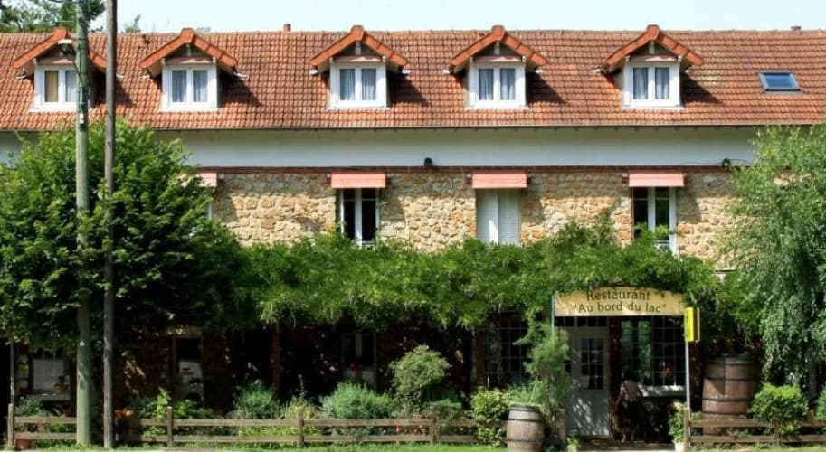 Au Bord du Lac