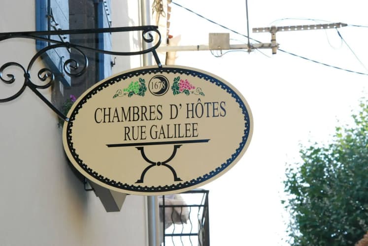 Rue Galilee