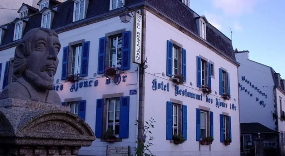 Hôtel - Restaurant Les Ajoncs D'Or