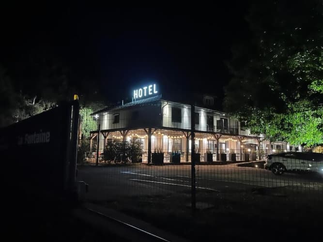 Logis Hôtel La Fontaine