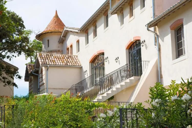 Château Saint Pierre de Serjac