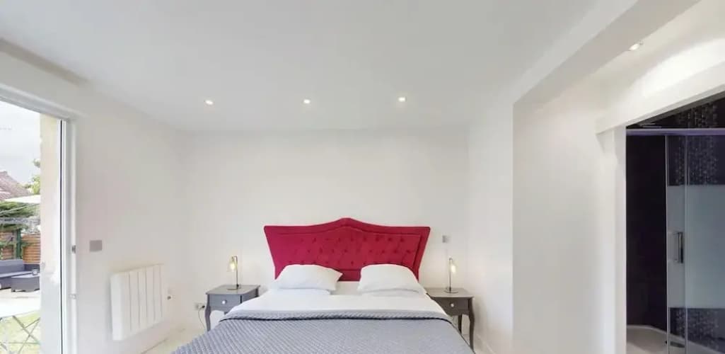 Kimia Suite Room