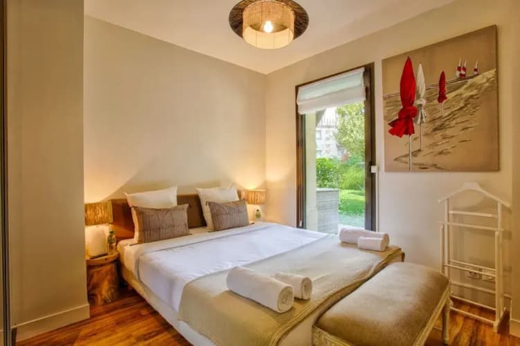 Deauville Lovely Flat With Private Garden