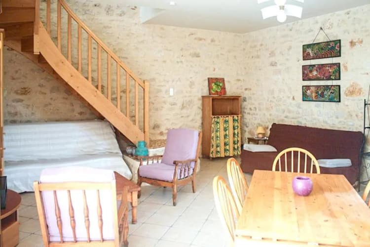 Maison de 2 chambres avec piscine partagee jardin clos et wifi a Duravel