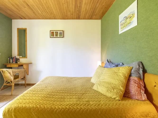 Tranquil Villa in Les Salelles
