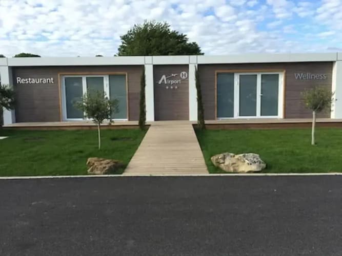Airport Hotel