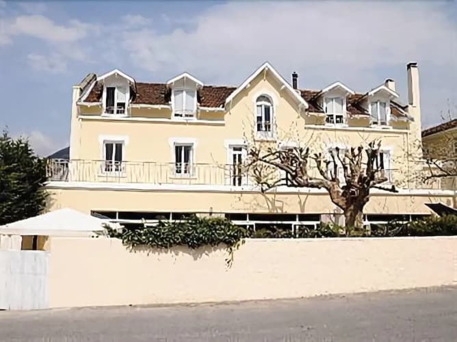 La Chaumière
