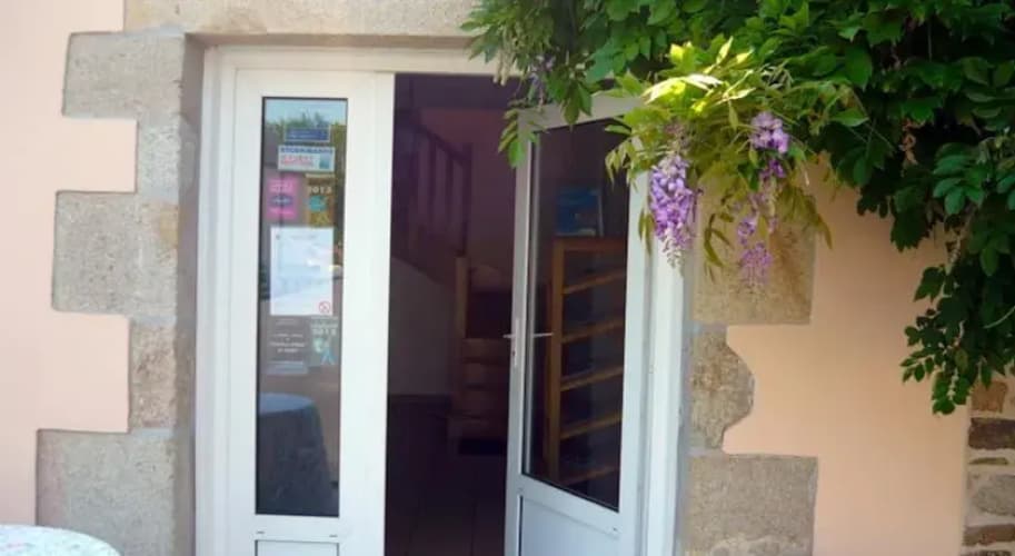 Au calme aux chambres de Kerantum avec cuisine à disposition.