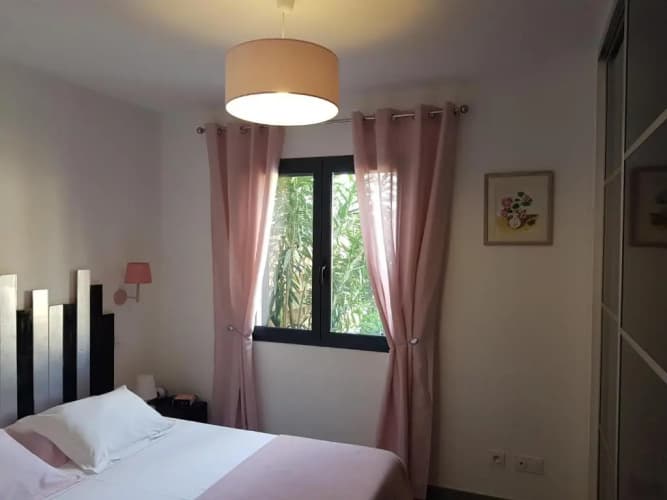 t2 de 45m² haute corse jardin et piscine
