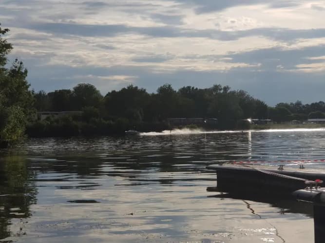 Cottage insolite option jacuzzi Seurre proche Beaune vue panoramique sur l'eau