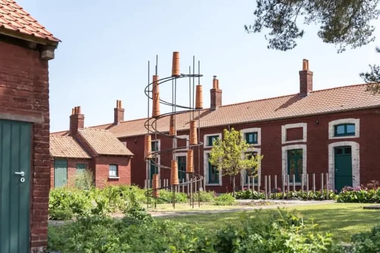 A la Cit des Electriciens 21 Pers - Unesco -wifi