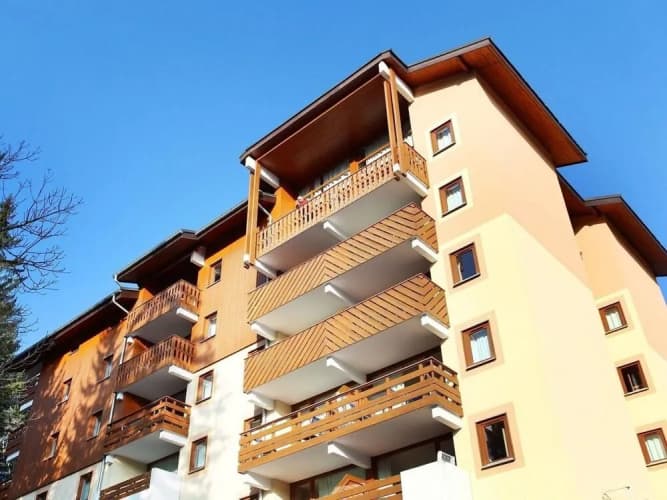 Alpine Studio w/ Balcony