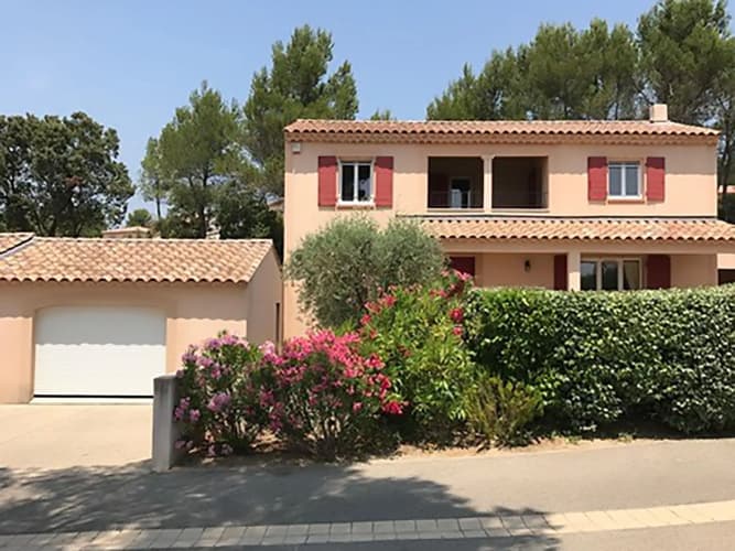 Beautiful Villa in Saumane-de-Vaucluse with Garden