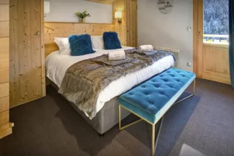 Chalet Carter - OVO Network