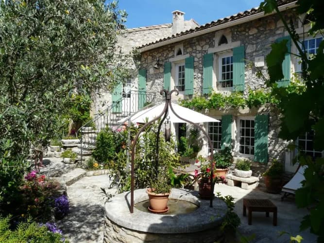 Partie de Mas Provençal de Charme, Avec Une Grande Piscine, Située En Campagne Proche D'Eygalières, Au Coeur 4 Personnes, Ls1-117 Ben Vengu