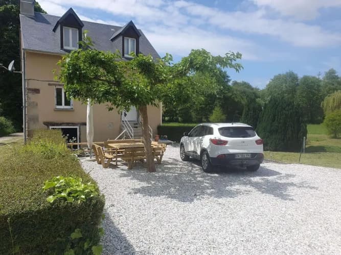 Charming Holiday Home, Near Mont St-michel