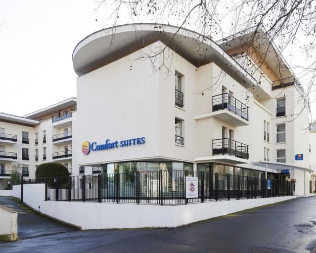 Comfort Suites Port-Marly Paris Ouest