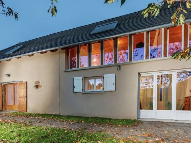Holiday Home in Auvergne With Roofed Garden and Terrace