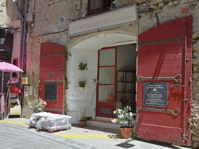 Cosy Villa in Flaux with Swimming Pool