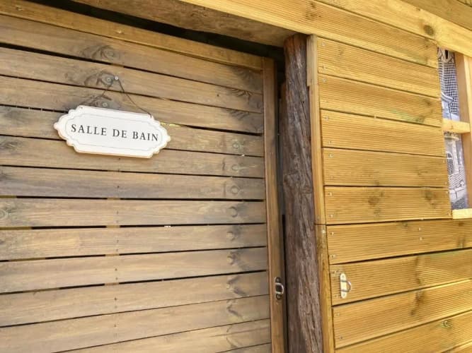 chambre double avec salle de bain privée