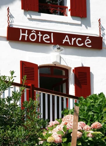 Hôtel Restaurant Arcé