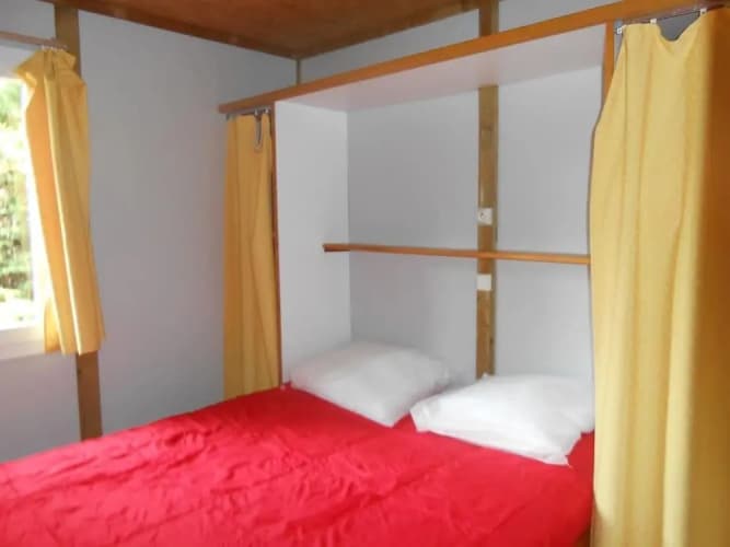 Camping Des Bastides Logements Insolites