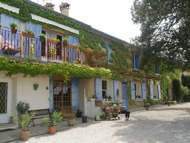 Luxurious Holiday Home with Pool in Pertuis France