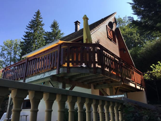 Cozy Holiday Home near Lake in Beaulieu