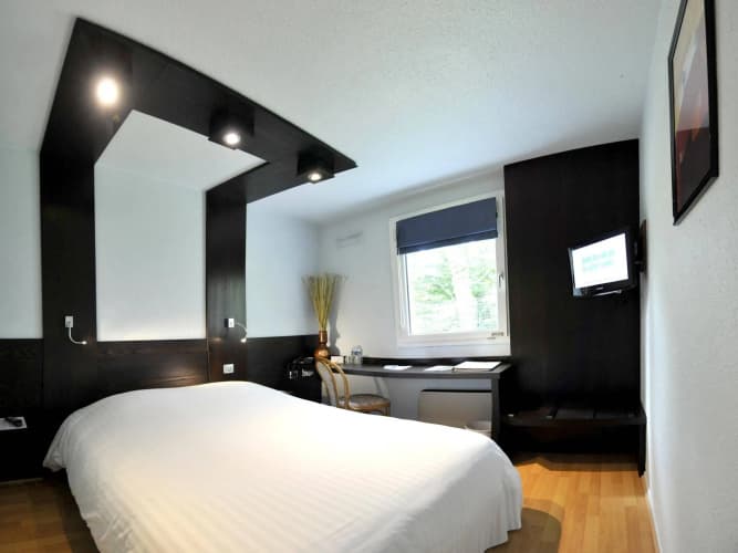 Cottage Hotel