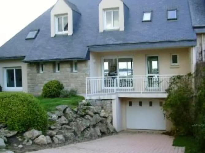 House With 4 Bedrooms in Loctudy, With Wonderful sea View, Enclosed Ga