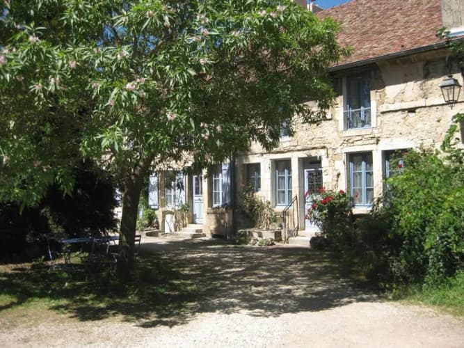 La Cour au Piano